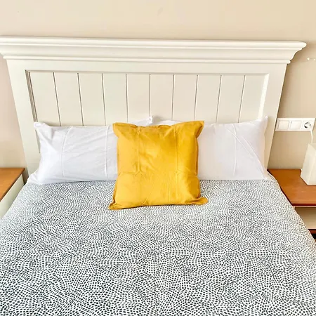 San Juan. Piscina Y Parking Privado. *